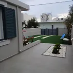 Angelouda's Sunny Garden - Center *