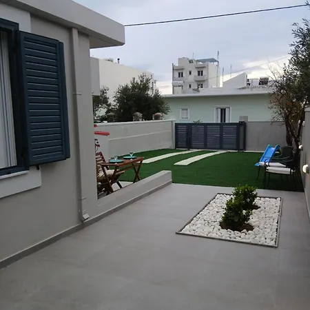 Angelouda's Sunny Garden - Center *