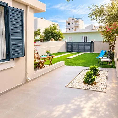Angelouda's Sunny Garden - Center בית נופש *