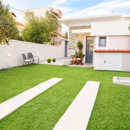 Angelouda's Sunny Garden - Center בית נופש